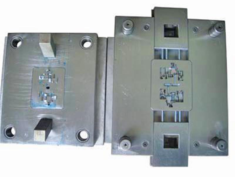 伊犁精密塑料模-01